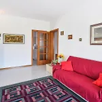 2 Bedroom Cozy In Appartement *