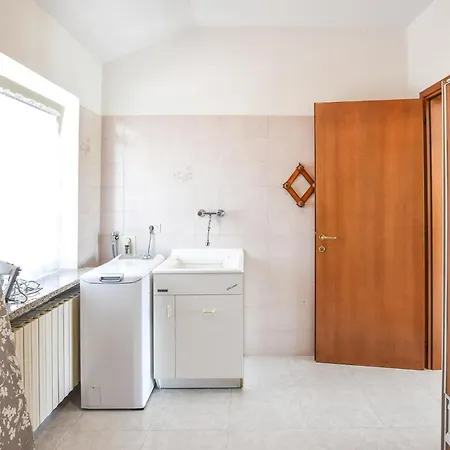 2 Bedroom Cozy In 그라도