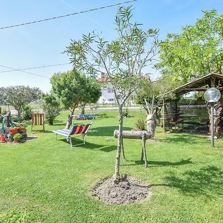 아파트 2 Bedroom Cozy In 그라도